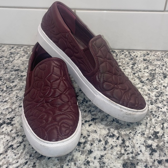 ❤️ Tory Burch size 7 purple, beautifully quilted loafers❤️ - Picture 1 of 7
